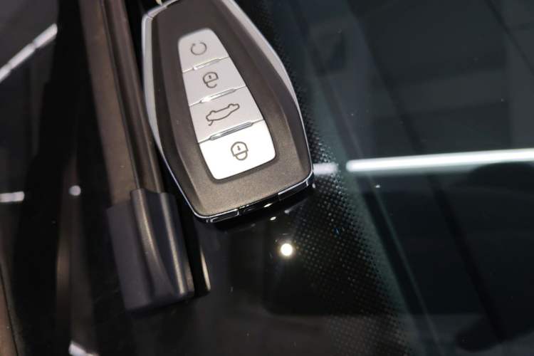 Used Geely Auto Monjaro L 2024 2.0TD High-Power Automatic Two-Wheel Drive Skyline Edition