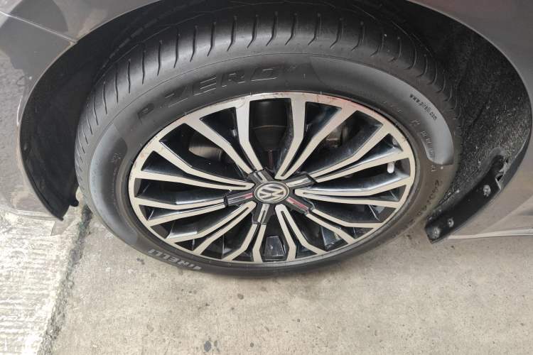 Used Volkswagen Phideon 2016 380TSI Two-Wheel-Drive Luxury Edition
