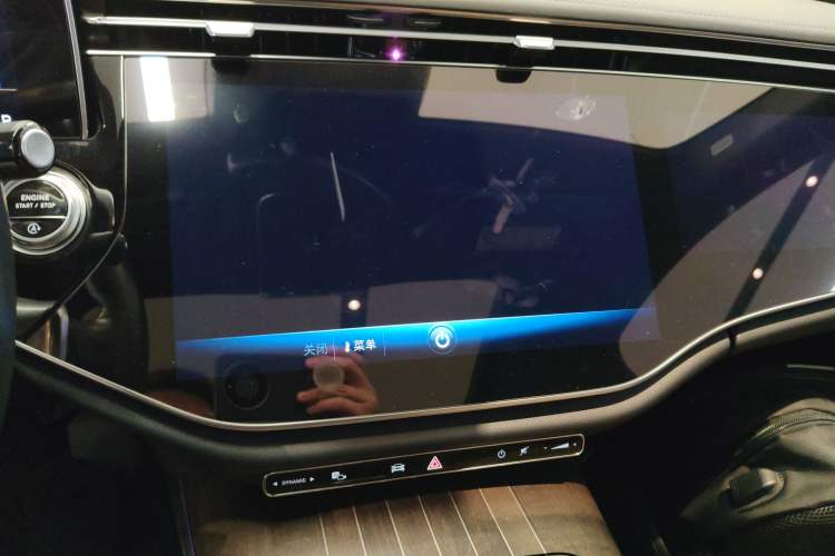 Used Mercedes-Benz E-Class 2024 E 300 L Luxury Model Audio And AC Panel