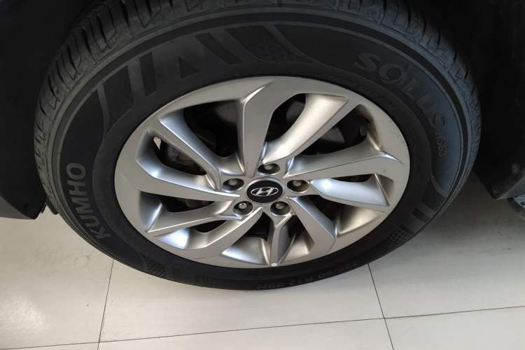 Used Hyundai Tucson 2018 1.6T Dual-Clutch Two-Wheel Drive 15th Anniversary Special Edition

