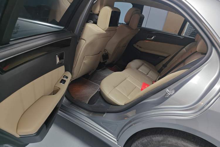 Used Mercedes-Benz E-Class 2009 E 300 Fashion Model
