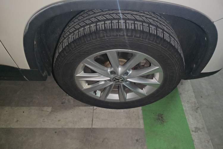 Used Volkswagen Tiguan 2016 300TSI Automatic Two-Wheel Drive Comfort Edition Right Front Wheel Hub