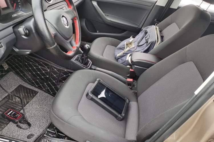 Used Volkswagen Jetta 2017 1.4L Manual Fashion Edition Left Front Seat