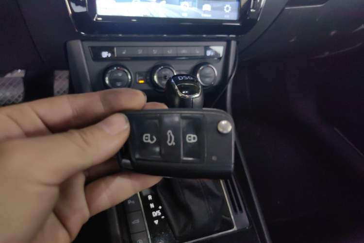 Used Skoda Superb 2018 TSI330 DSG Luxury Edition China VI Standard Vehicle Key