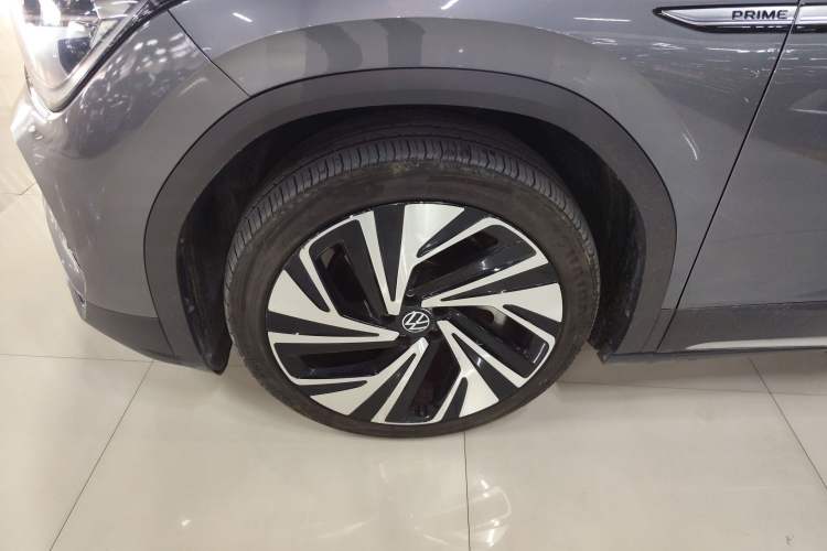 Used Volkswagen ID.6 X 2021 Prime Smart Four-Wheel Drive Edition Left Front Wheel Hub