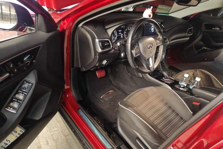 Used Infiniti QX30 2017 1.6T Two-Wheel-Drive Sport Edition