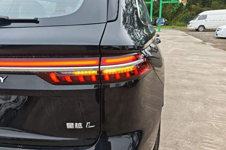 Used Geely Auto Monjaro L 2024 2.0TD DCT EVO Two-Wheel Drive Long-Range Version Right Rear Taillight