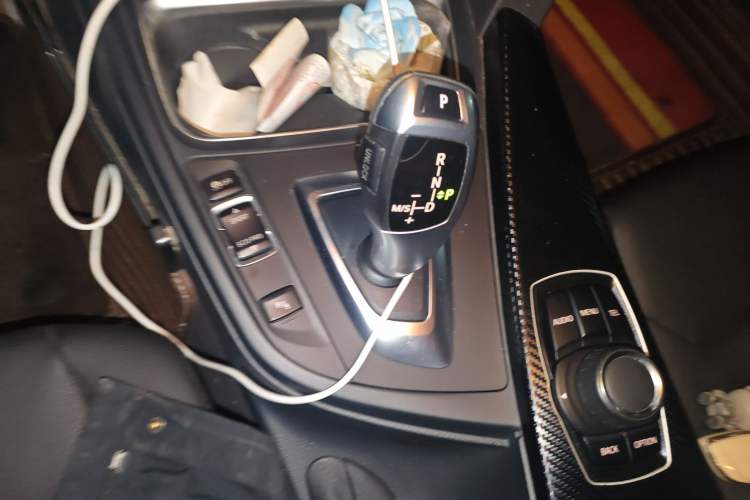 Used BMW 3 Series 2015 320i Luxury Line Stylish Edition
