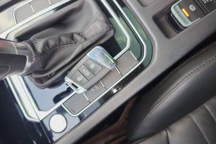 Used Volkswagen Magotan 2019 330TSI DSG Leading Model China VI Standard Vehicle Key