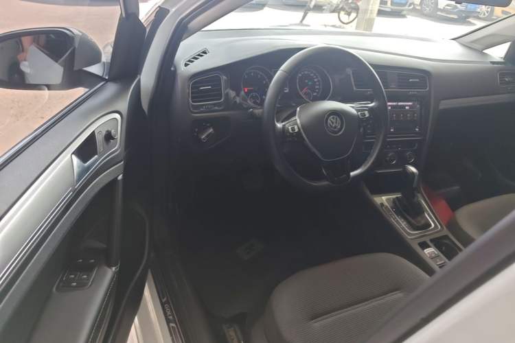 Used Volkswagen Golf 2019 280TSI DSG Comfort Version China VI Standard Driver Seat