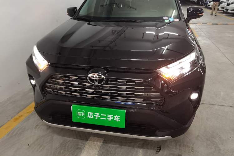 Used Toyota RAV4 2023 2.0L CVT Two-Wheel Drive Fashion Plus Edition
