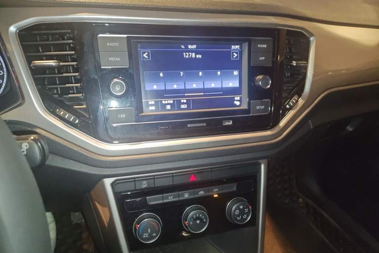 Used Volkswagen T-ROC 2020 230TSI DSG Two-Wheel Drive Advanced Version Audio And AC Panel