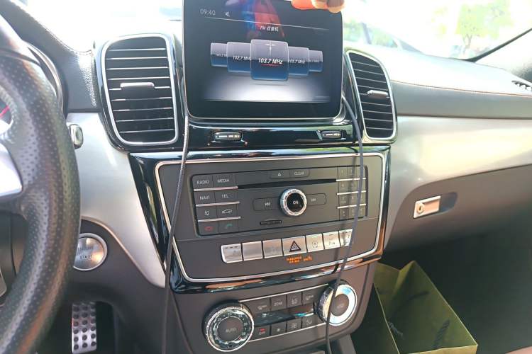 Used Mercedes-Benz GLE AMG 2017 AMG GLE 43 4MATIC Audio And AC Panel