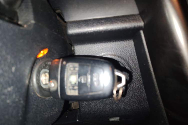 Used Bestune X80 2015 1.8T Automatic Luxury Model Vehicle Key