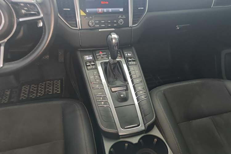 Used Porsche Macan 2017 Macan 2.0T Gear Lever