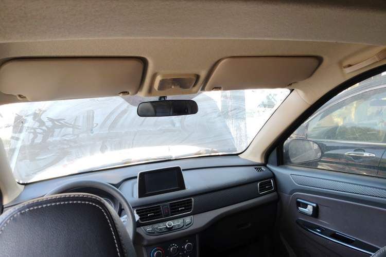 Used Dongfeng Fengon 330 2018 1.5L 330S Comfort Edition China V Standard DK15