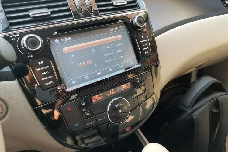 Used Nissan Tiida 2014 1.6L CVT Smart Model