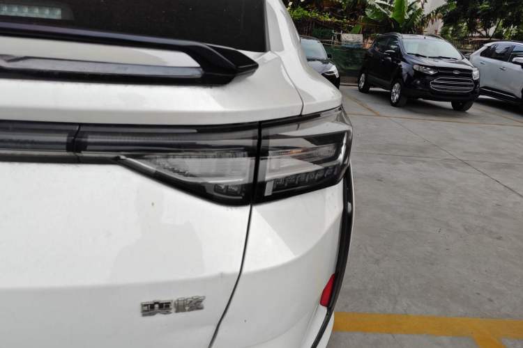 Used Dongfeng Aeolus Yixuan 2023 Mach Edition 1.5L Automatic Chasing Wind Version Exterior 3