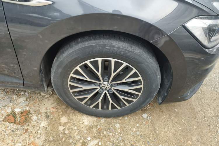 Used Volkswagen Sagitar 2021 200TSI DSG Fashionable Smart Connectivity Version Right Front Wheel Hub