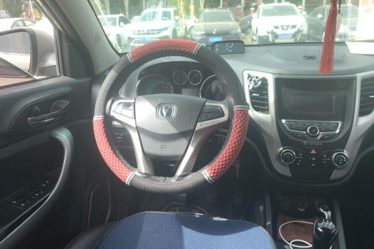 Used CHANGAN CS35 2014 1.6L Manual Luxury Model China IV Standard
