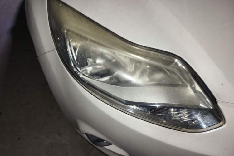 Used Ford Focus 2012 Hatchback 1.6L Automatic Comfort Model Right Front Headlight