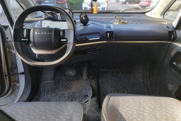 Used Baojun KiWi EV 2021 Artist Model Ternary Lithium Audio And AC Panel