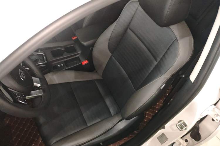 Used Kia Sportage R 2019 2.0L Automatic Smart Luxury Edition Left Front Seat