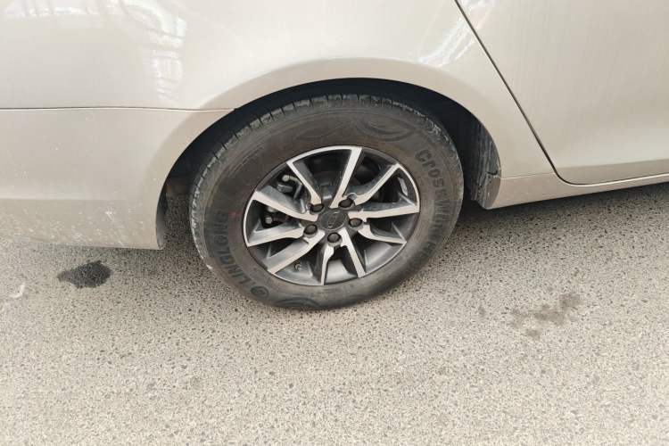 Used Geely Auto Emgrand 2019 Leading Edition 1.5L Manual Luxury Model China VI Standard Right Rear Wheel Hub