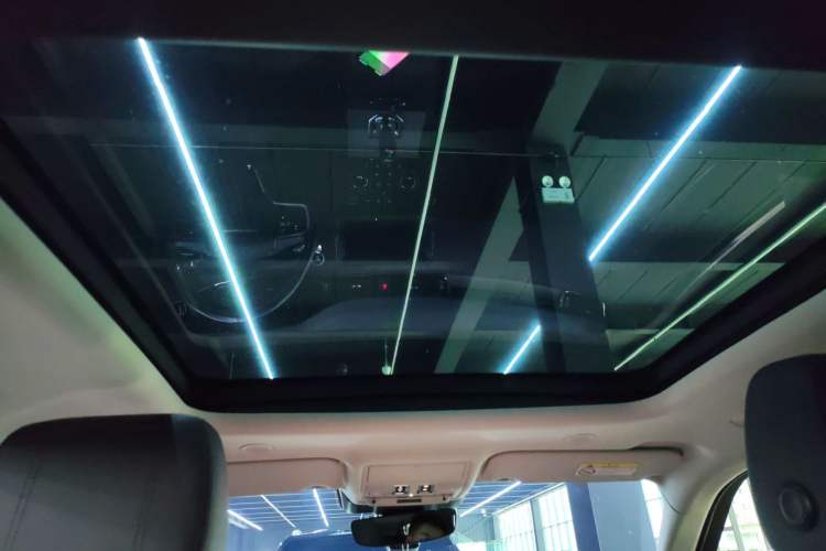 Used Land Rover Range Evoque New Energy 2023 Aurora L P300e Plug-in Hybrid Electric Version Headliner