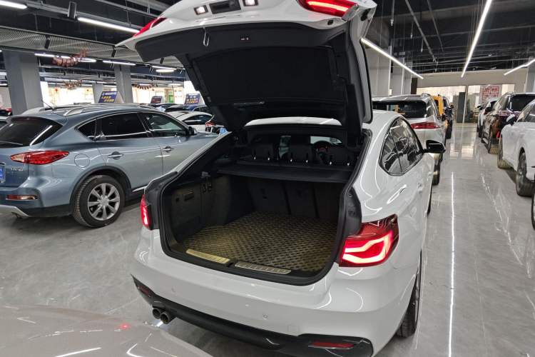 Used BMW 3 Series GT 2020 320i M Sport Package
