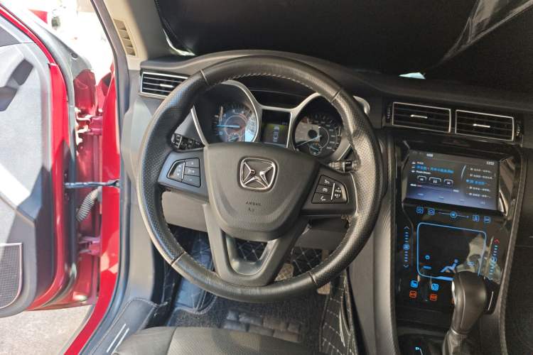 Used JMC Yusheng S330 2016 1.5L GTDi Automatic Two-Wheel Drive Flagship Edition