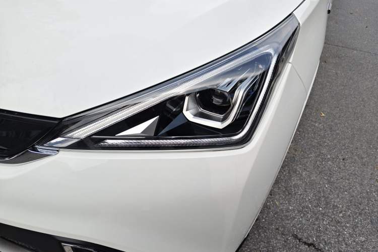 Used AION Trumpchi GE3 2018 530 Internet Premium Edition