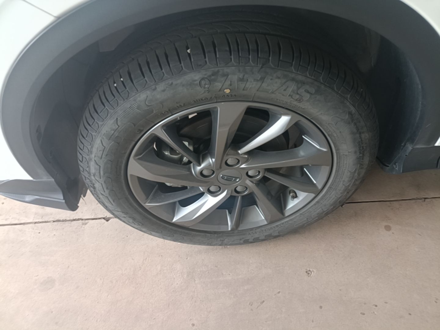 Geely Auto Coolray 2024 1.5T DCT Longteng Edition — снимка 10