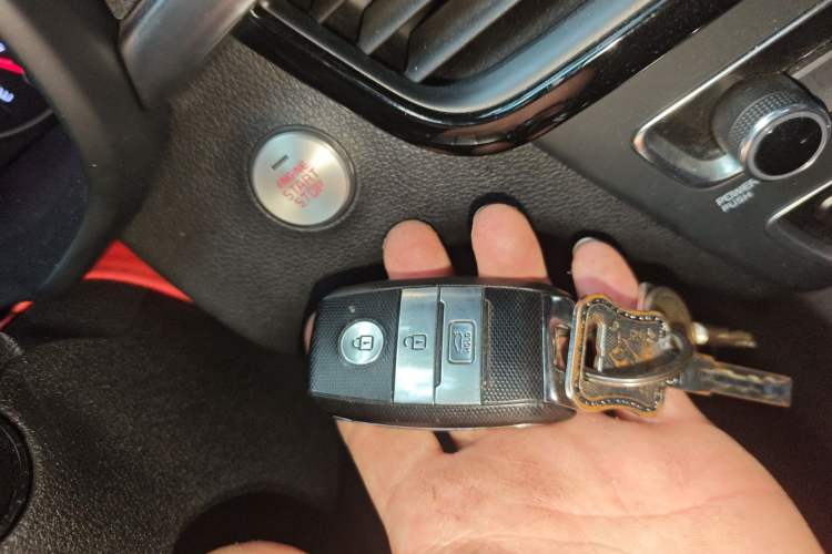 Used Kia K5 2016 1.6T Automatic LUX
