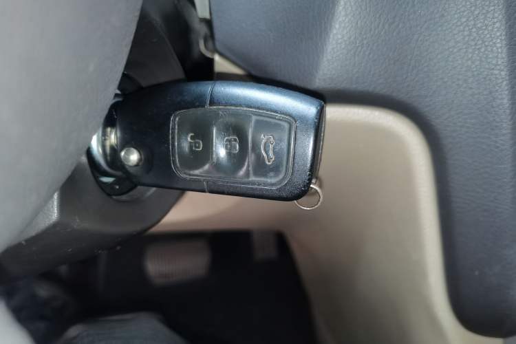 Used Ford Focus 2011 Sedan 1.8L Automatic Fashion Edition
