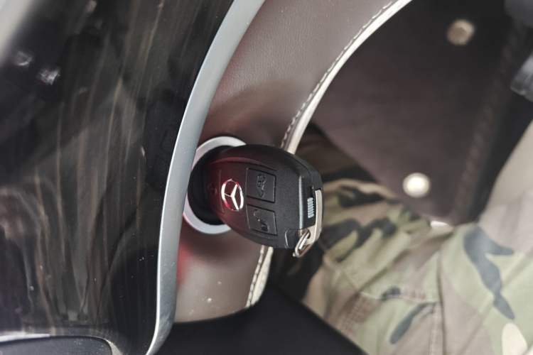 Used Mercedes-Benz Vito 2021 2.0T Business Version 7 Seats Vehicle Key