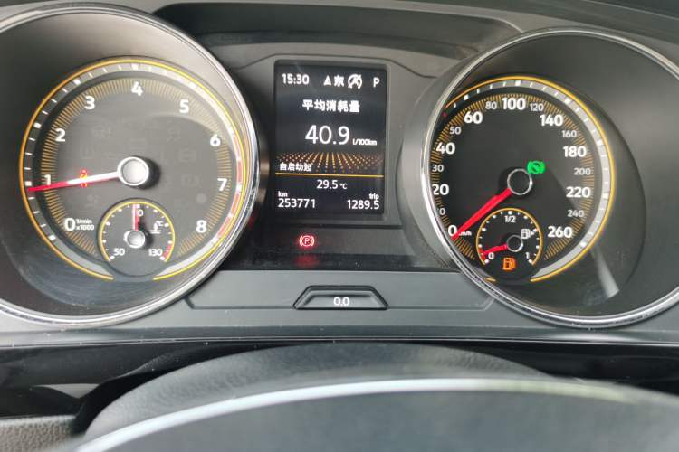 Used Volkswagen Tiguan L 2019 380TSI Automatic All-Wheel Drive Luxury Edition with 7 Seats China VI Standard Odometer Close Up