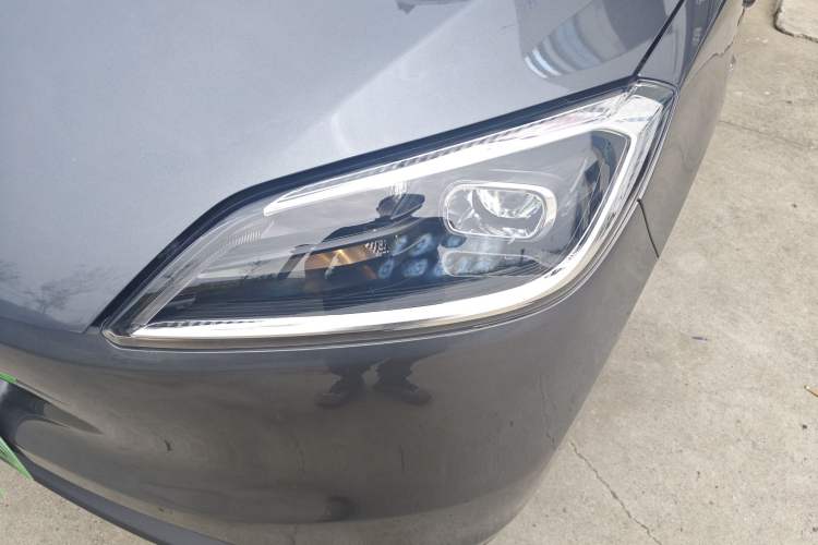 Used Wuling Hongguang New Energy 2024 All-Electric Model 300KM Standard Version Left Front Headlight