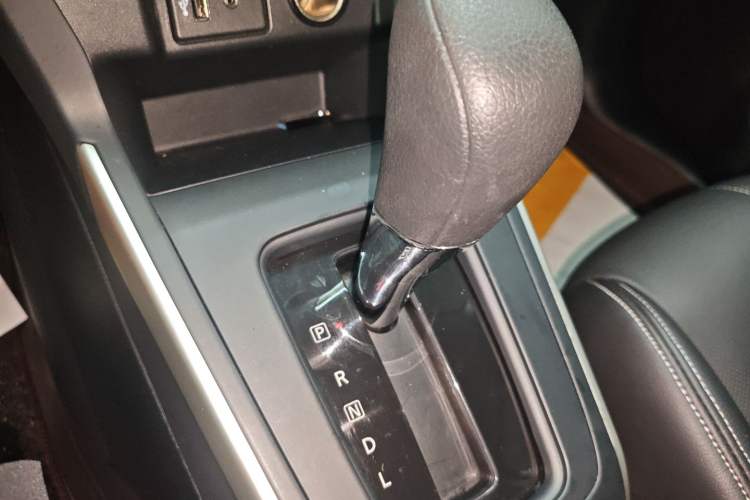 Used Nissan Sylphy 2024 Classic 1.6XE CVT Comfort Edition Gear Lever