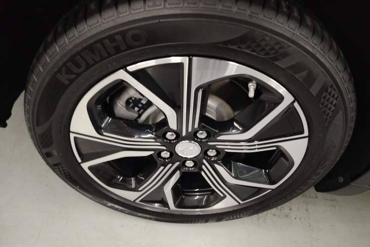 Used Hongqi E-QM5 2023 Base Travel Edition
