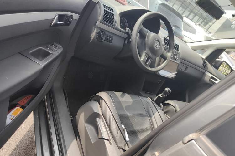 Used Volkswagen Touran 2013 1.4T Manual Fashion Edition 5 Seats Driver Seat