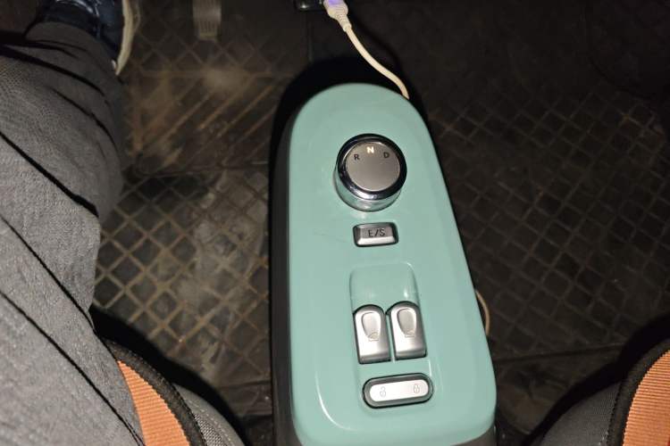 Used CHANGAN NEVO Lumin 2025 210 km Fragrant Edition Gear Lever