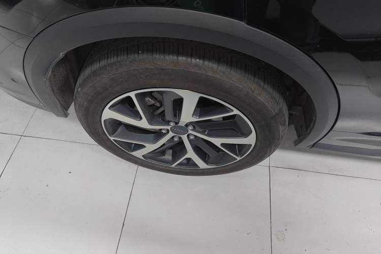 Used Lynk & Co 01 EM-P 2021 1.5TD PHEV Halo Exterior 2