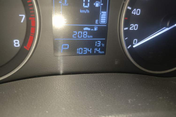 Used Hyundai ix25 2015 1.6L Automatic Two-Wheel Drive Smart GLS Trim Odometer Close Up