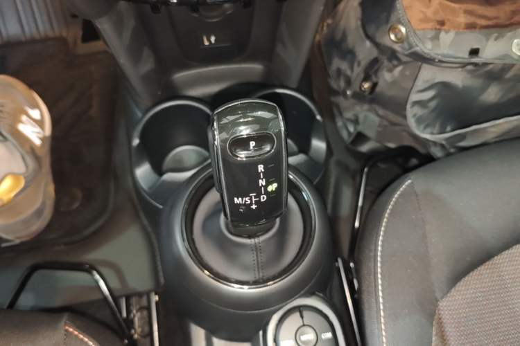 Used MINI 2023 1.5T ONE Gear Lever