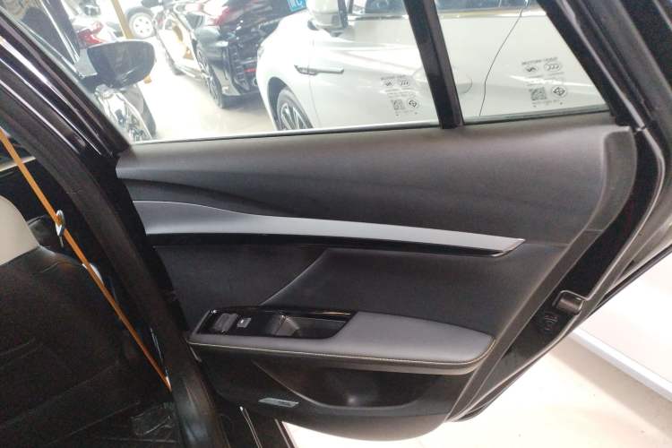 Used MG 5 Scorpio 2022 1.5T Trophy Sport Luxurious Edition