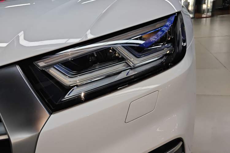 Used Audi Q5L 2020 Updated 40 TFSI Prestige Fashion Edition
