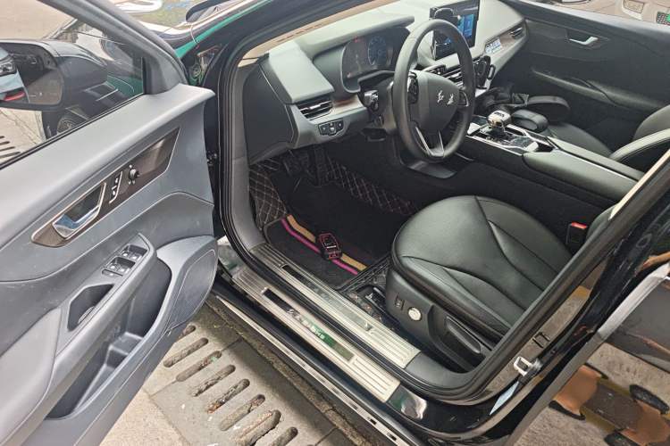 Used Hongqi E-QM5 2023 Revised Version Basic Travel Edition Driver Seat