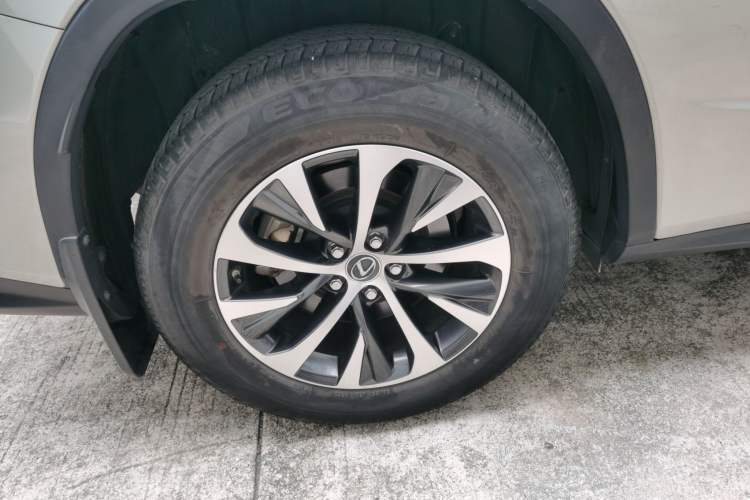 Used Lexus RX 2020 Revised Version 300 Two-Wheel Drive Elite Edition Right Rear Wheel Hub