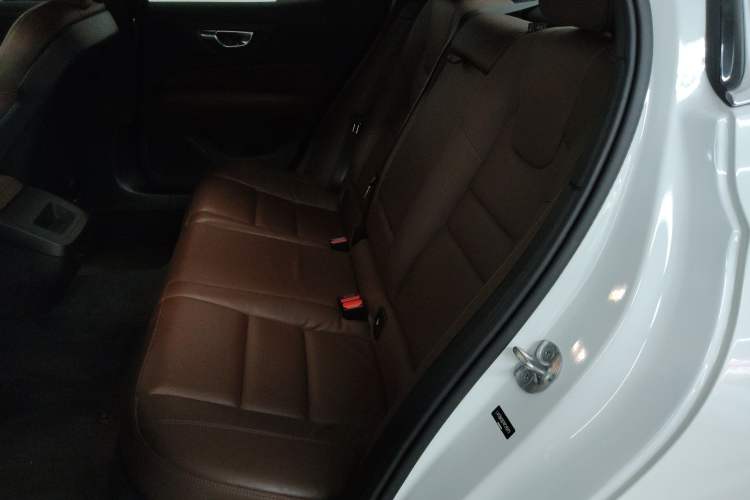 Used Volvo S60 2023 B4 Zhiyuan Luxury Edition
